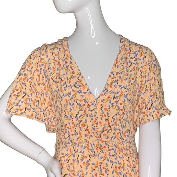 Free People Meet Virginia Romper V-Neck Size 2 Pockets Floral Print - Picture 2 of 15